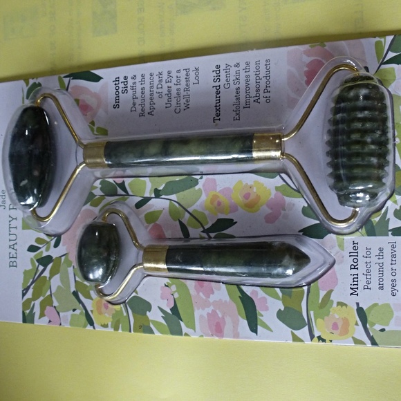 Jade Beauty Roller Set Natural Crystal Stones - Picture 1 of 5
